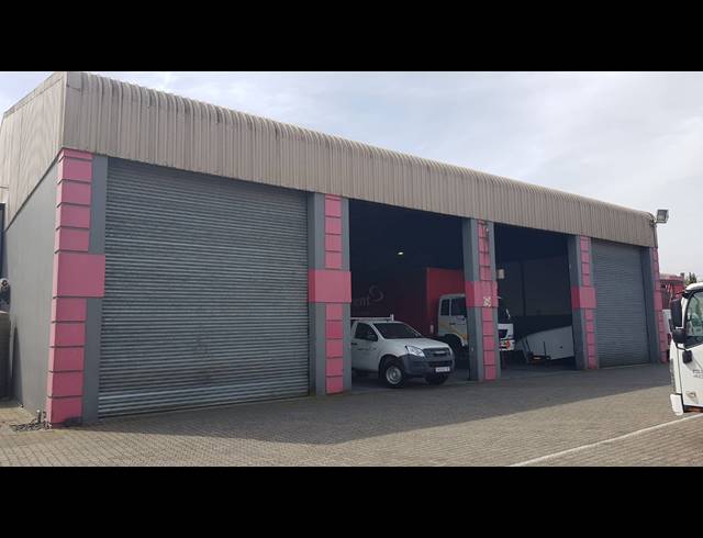 2,000M² FACTORY RENTED IN SAXENBURG PARK 1